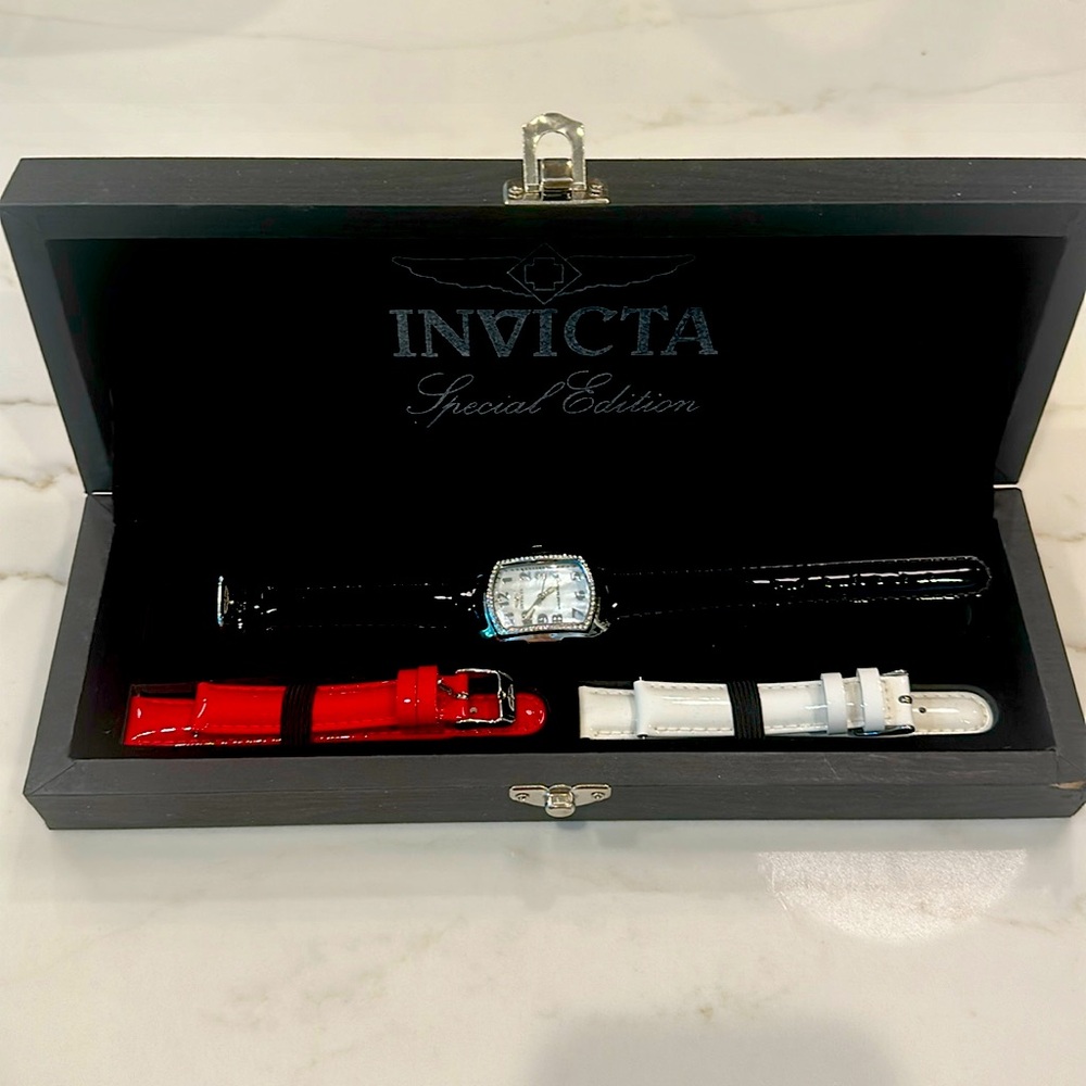 Invicta Special Edition Changeable Bands - red, black and white- Brand New